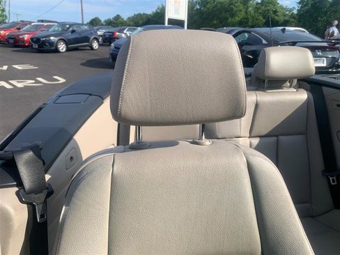 Used 2009 BMW 135i Convertible image 15