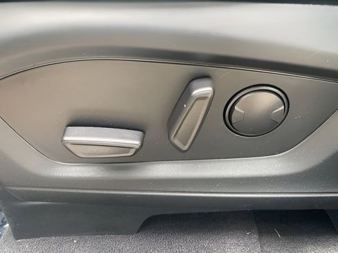 Certified 2023 Ford Explorer Limited image 10