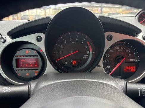 Used 2015 Nissan 370Z Touring image 33
