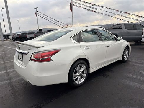 Used 2015 Nissan Altima 2.5 SL w/ Technology Package image 4