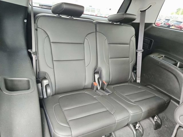Certified 2023 GMC Acadia SLT w/ Elevation Edition FWD image 12