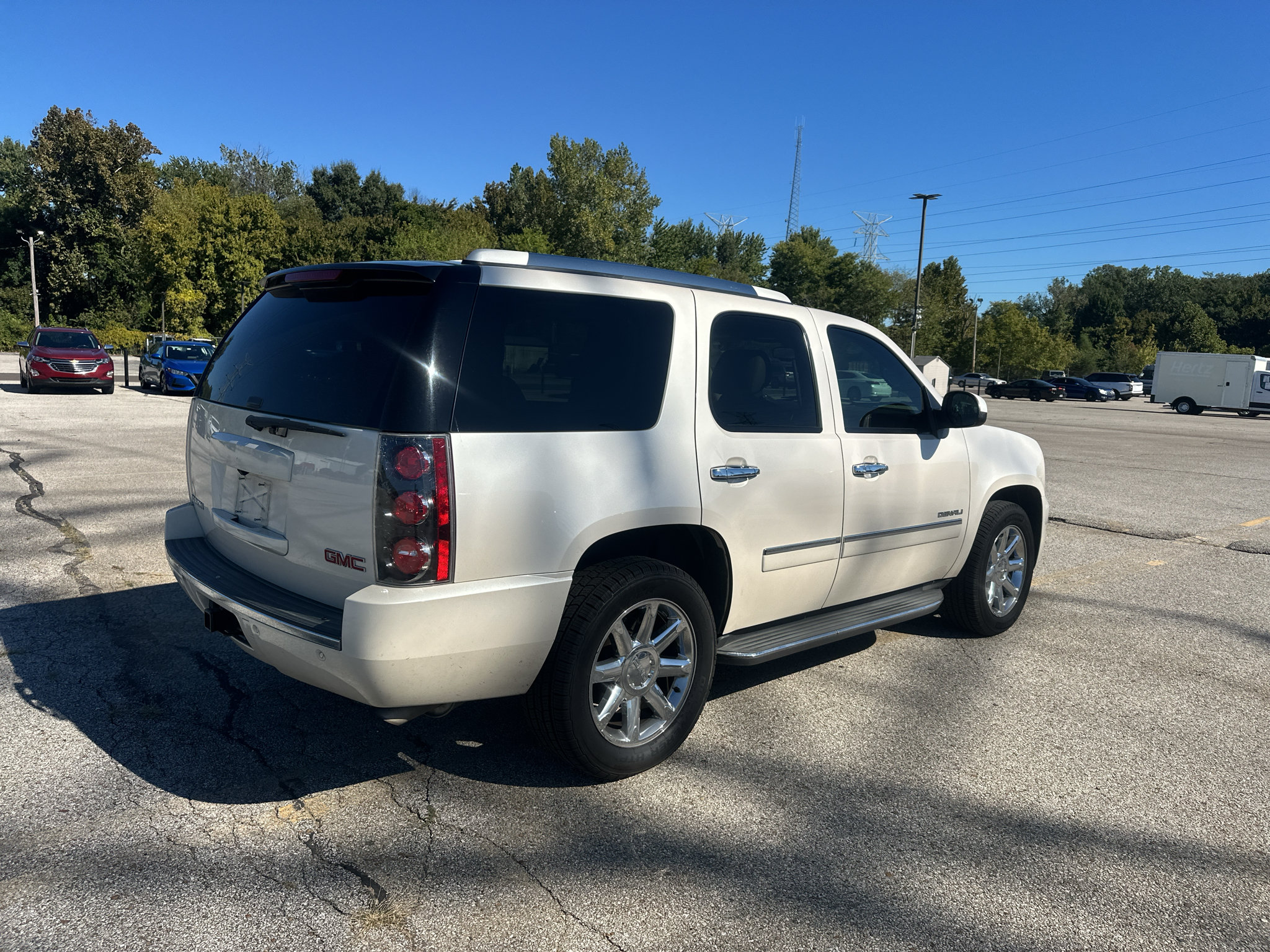 Used 2014 GMC Yukon Denali RWD image 12