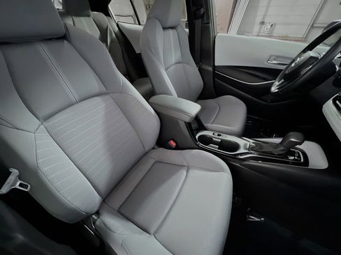 Used 2025 Toyota Corolla SE image 31