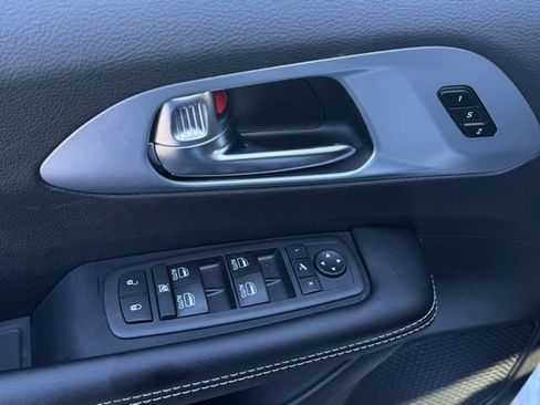 New 2026 Chrysler Pacifica Limited w/ S Appearance Package image 11