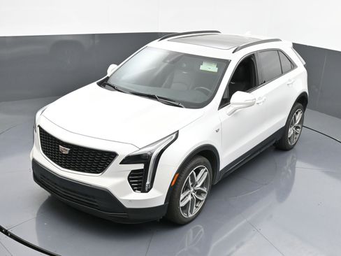 Used 2023 Cadillac XT4 Sport w/ Cold Weather Package image 31