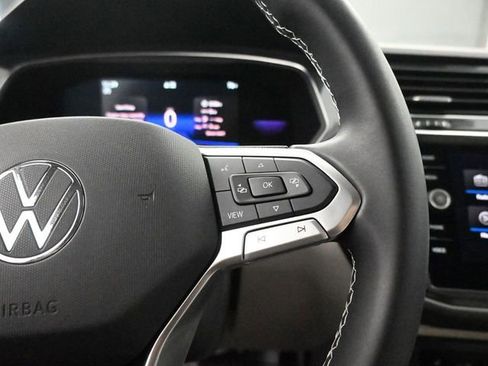 Used 2022 Volkswagen Tiguan SE image 18