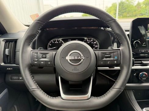 Certified 2025 Nissan Pathfinder SL AWD/4WD image 17