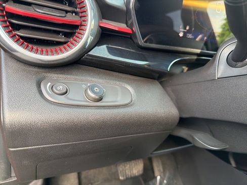 Used 2024 Chevrolet Trax RS w/ Sunroof Package image 20