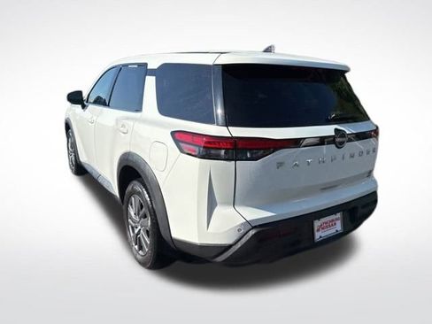 Used 2024 Nissan Pathfinder S image 4