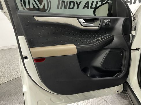 Used 2020 Ford Escape SEL FWD image 15