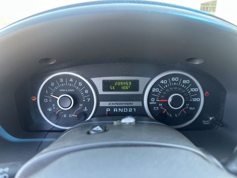 Used 2006 Ford Expedition XLT AWD/4WD image 8