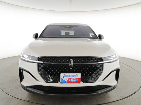 Used 2025 Lincoln Nautilus Premier w/ Jet Appearance Package AWD/4WD image 2