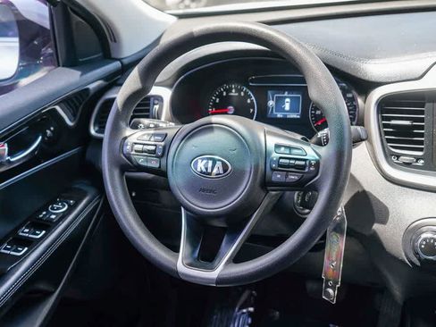 Used 2017 Kia Sorento L FWD image 15