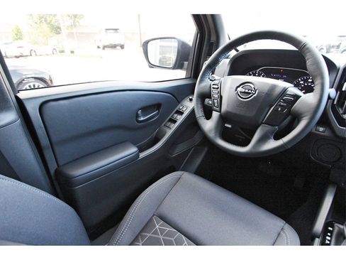 New 2026 Nissan Frontier SV w/ SV Convenience Package image 6