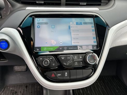 Used 2018 Chevrolet Bolt LT image 9