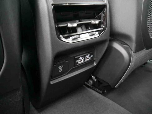 New 2025 Jeep Grand Cherokee Altitude image 15