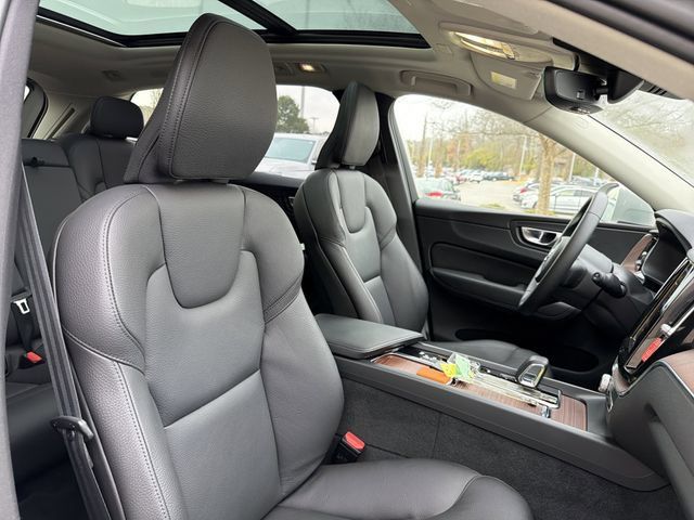 Used 2023 Volvo XC60 T8 Plus AWD/4WD image 24
