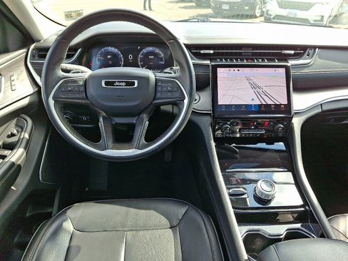 Used 2022 Jeep Grand Cherokee Limited image 11