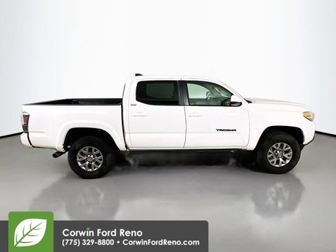 Used 2017 Toyota Tacoma SR5 w/ Tow Package AWD/4WD image 10