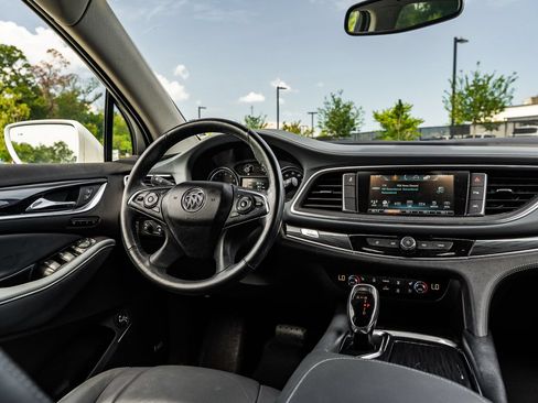 Used 2018 Buick Enclave Premium FWD image 31