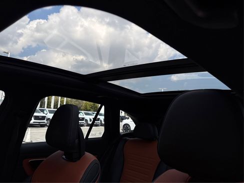 Used 2024 Mercedes-Benz GLC 43 AMG 4MATIC image 32