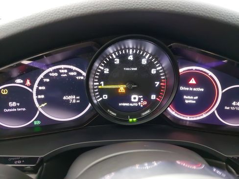 Used 2022 Porsche Cayenne E-Hybrid Coupe image 21