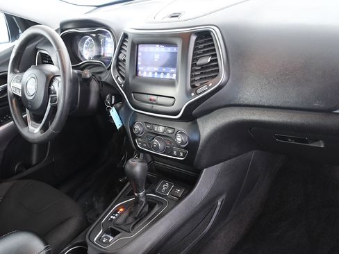 Used 2019 Jeep Cherokee Latitude w/ Popular Appearance Group image 26