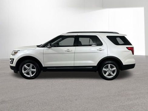 Used 2017 Ford Explorer XLT AWD/4WD image 28