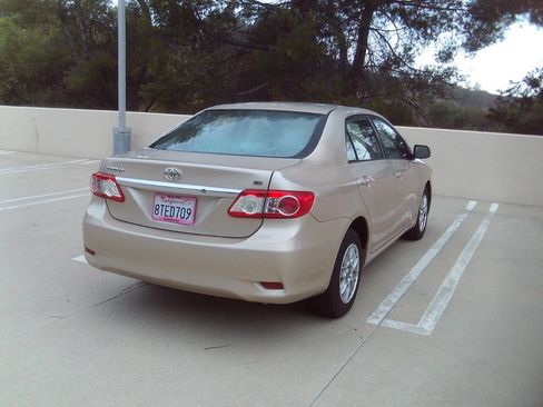 Used 2011 Toyota Corolla LE FWD image 28