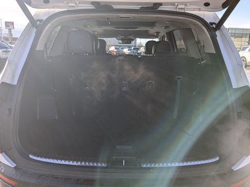 Used 2020 Kia Telluride SX w/ SX Prestige Package image 16