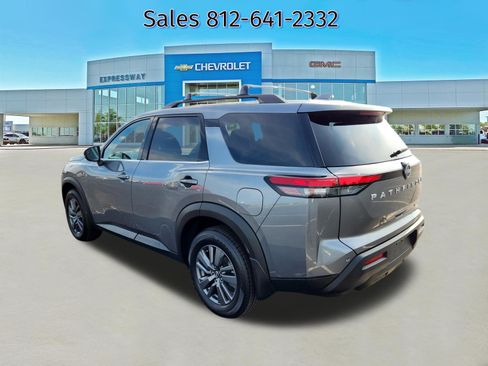 Used 2024 Nissan Pathfinder SV AWD/4WD image 5