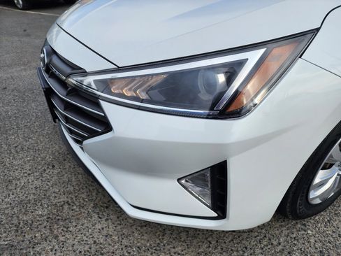 Used 2019 Hyundai Elantra SE w/ Cargo Package image 29