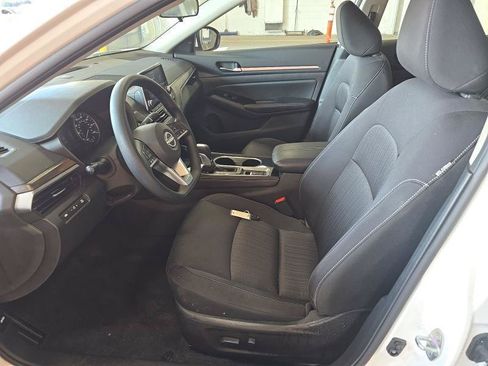Used 2023 Nissan Altima 2.5 SV AWD/4WD image 8