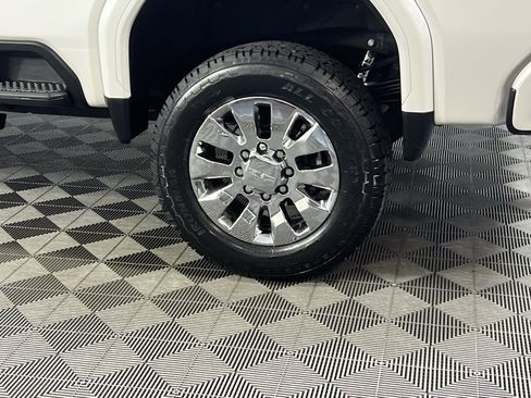 Used 2023 GMC Sierra 3500 Denali w/ Denali Ultimate Package image 13