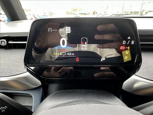 New 2025 Volkswagen ID. Buzz Pro S image 14