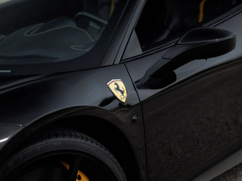Used 2012 Ferrari 458 Italia Coupe RWD image 6
