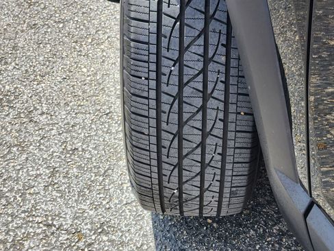 Used 2025 Chevrolet Equinox LT w/ Safety and Technology Package image 10