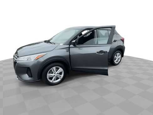 Used 2024 Nissan Kicks S FWD image 4