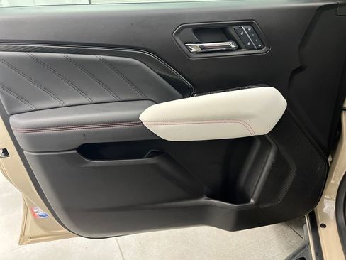 Used 2024 GMC Canyon AT4X image 11