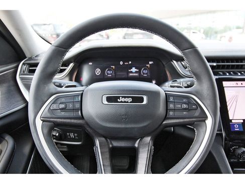 Used 2023 Jeep Grand Cherokee L Limited w/ Luxury Tech Group II image 15