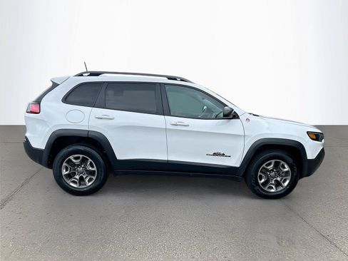 Used 2019 Jeep Cherokee Trailhawk w/ Cold Weather Group AWD/4WD image 3
