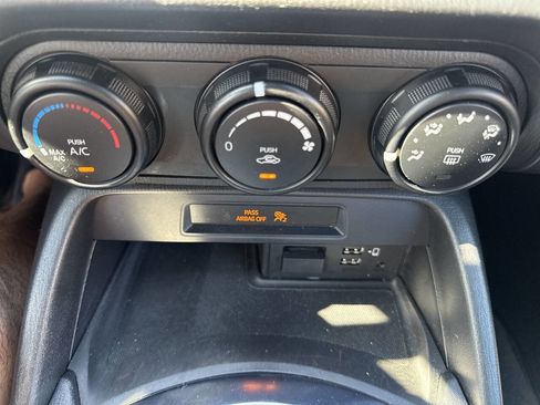 Used 2021 MAZDA MX-5 Miata Sport RWD image 37