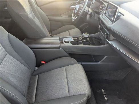 Used 2024 Nissan Rogue SV image 18