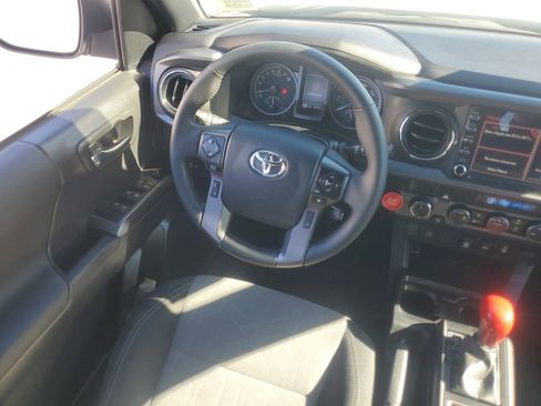 Used 2023 Toyota Tacoma TRD Sport image 11