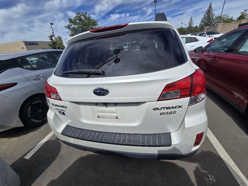 Used 2013 Subaru Outback 2.5i Premium AWD/4WD image 4