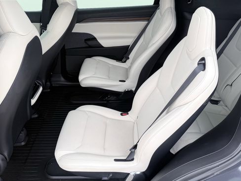 Used 2022 Tesla Model X AWD/4WD image 35