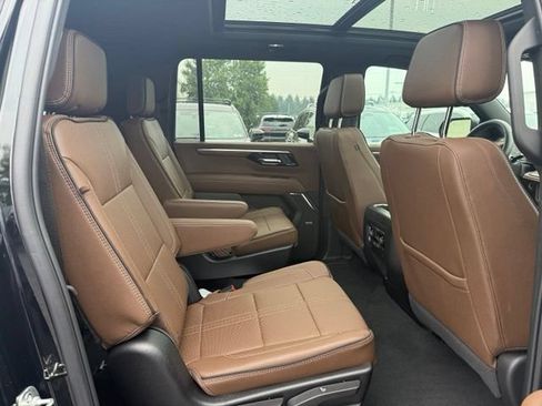 Used 2026 Chevrolet Suburban High Country w/ Sun And Tow Package AWD/4WD image 22