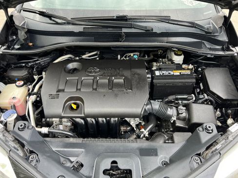 Used 2021 Toyota C-HR LE FWD image 31