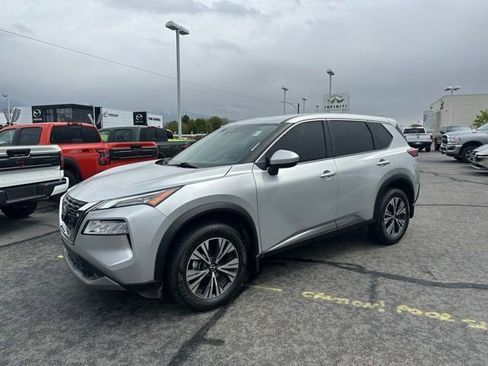 Used 2023 Nissan Rogue SV AWD/4WD image 5