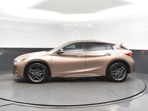 Used 2018 INFINITI QX30 Sport w/ Sport Leather Package image 4